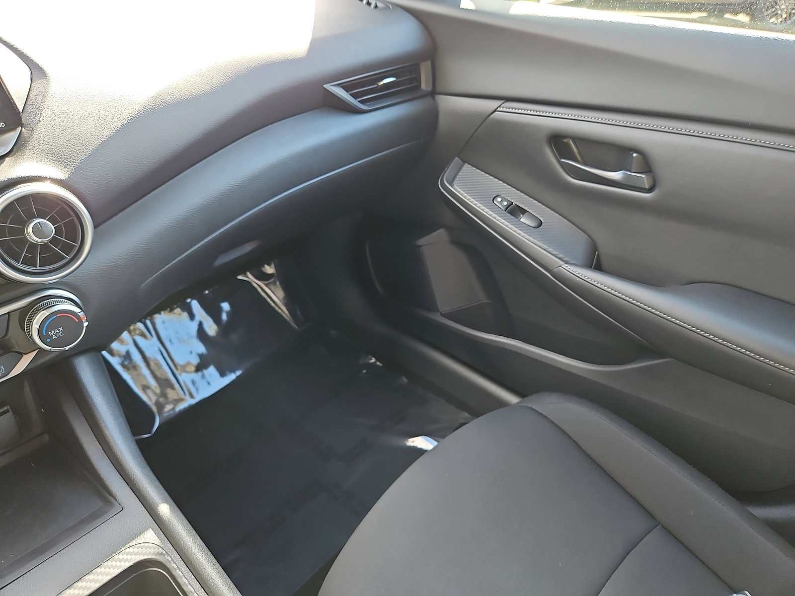 Certified 2025 Nissan Sentra S image 24