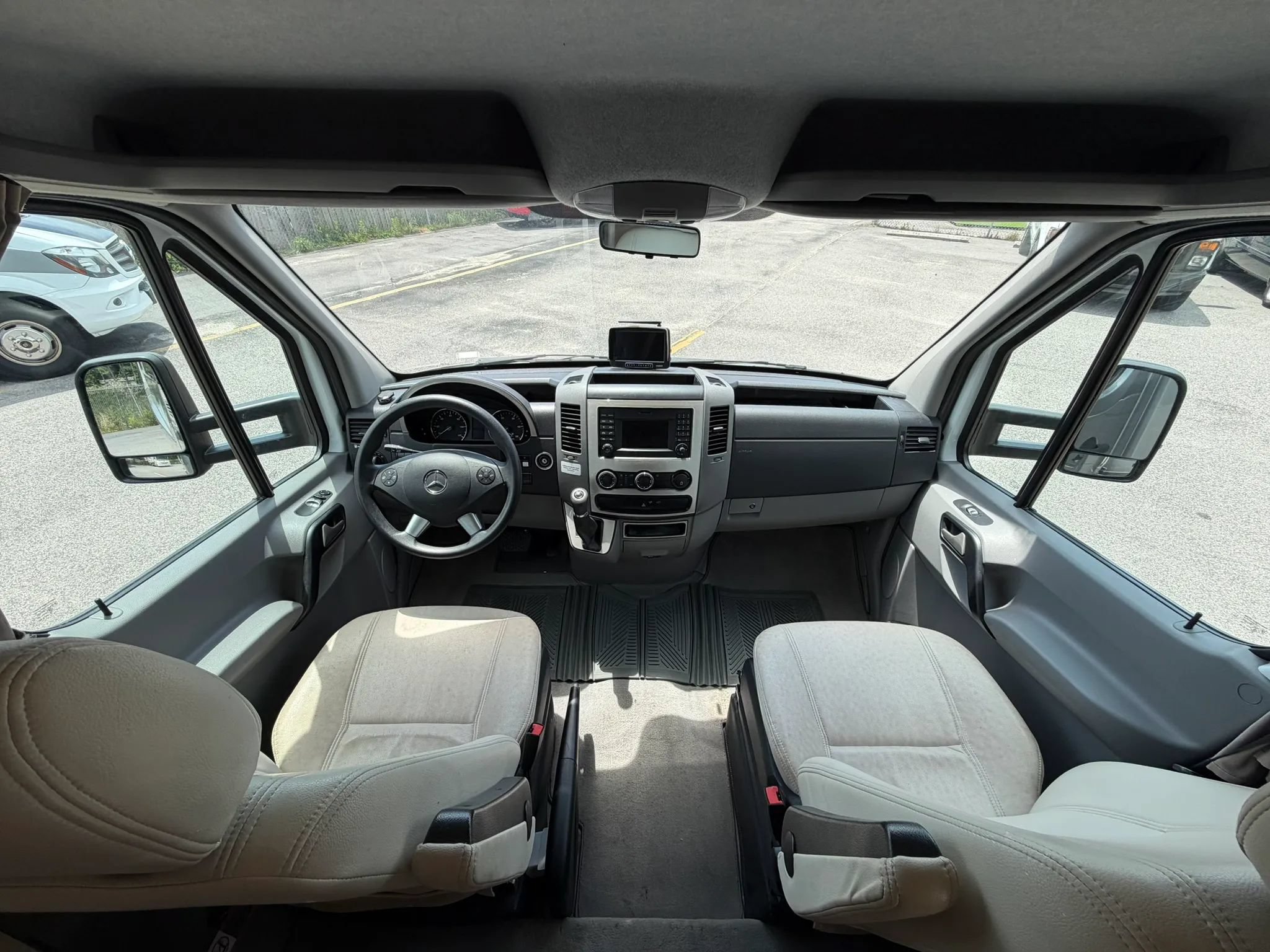 Used 2015 Mercedes-Benz Sprinter 3500 image 34