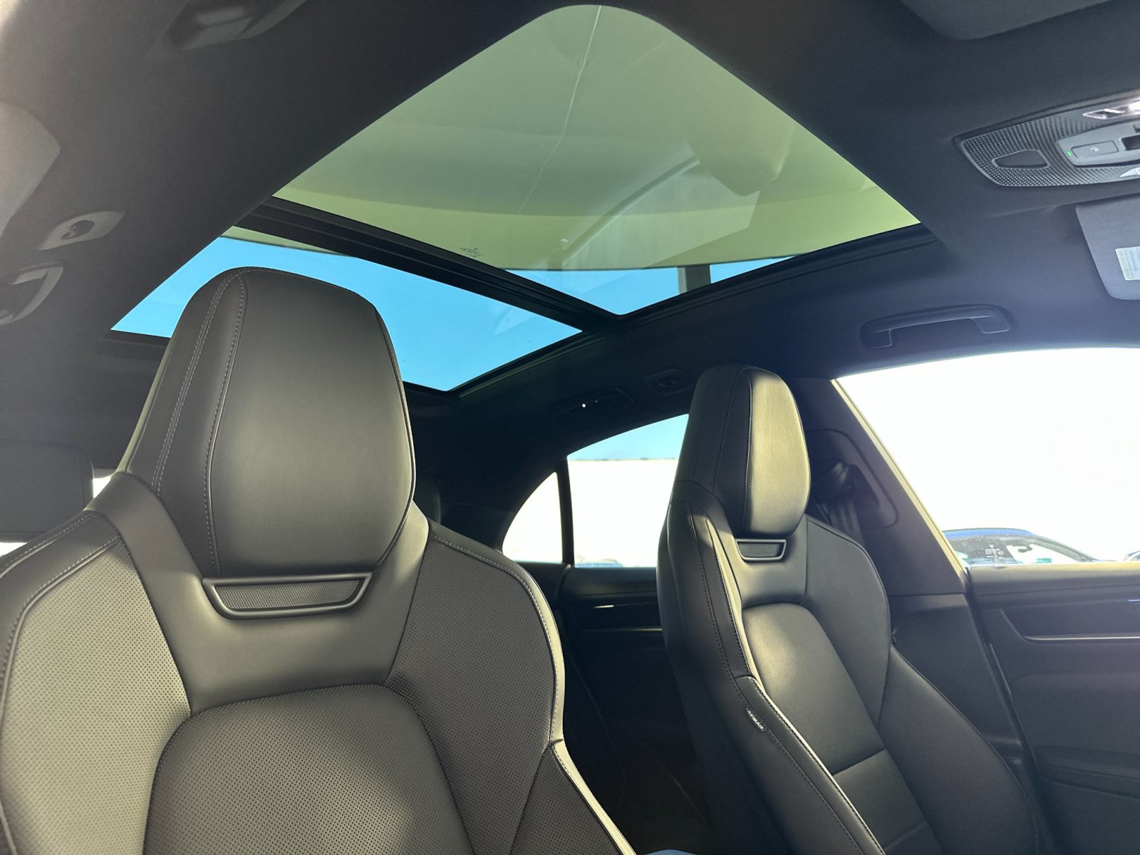 Certified 2025 Porsche Macan Electric RWD image 19