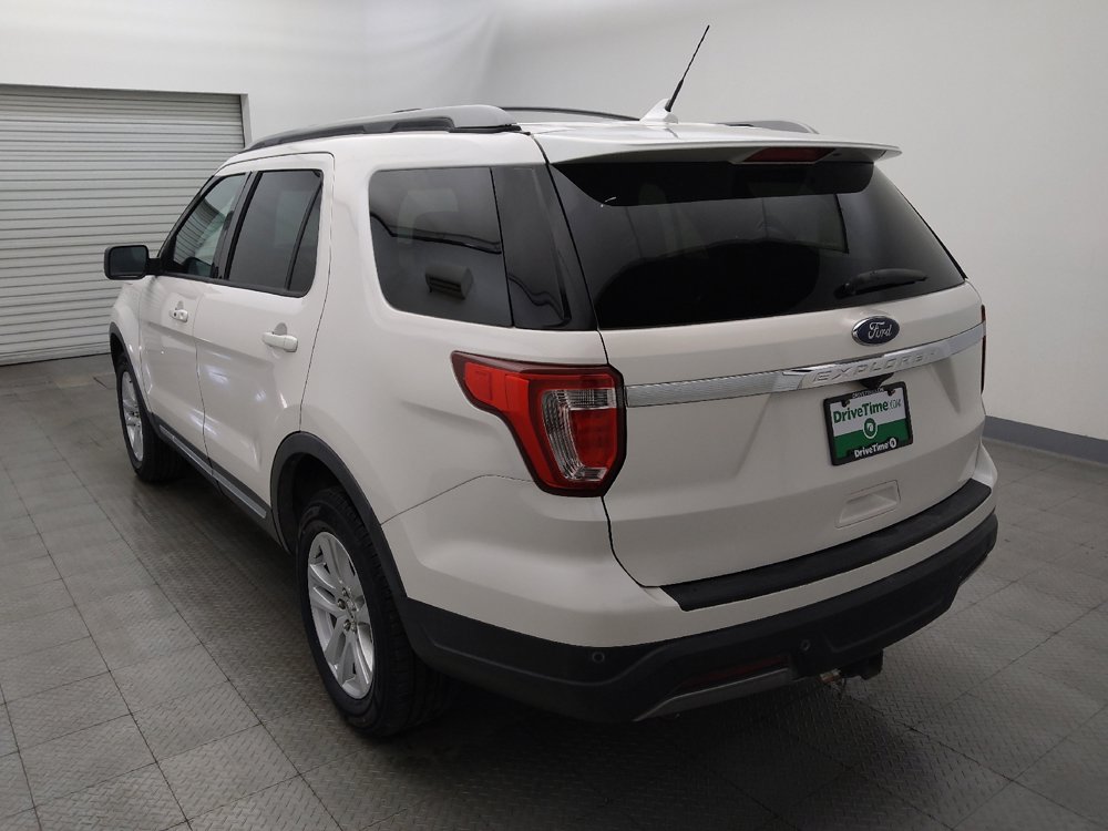 Used 2019 Ford Explorer XLT w/ Equipment Group 202A AWD/4WD image 5