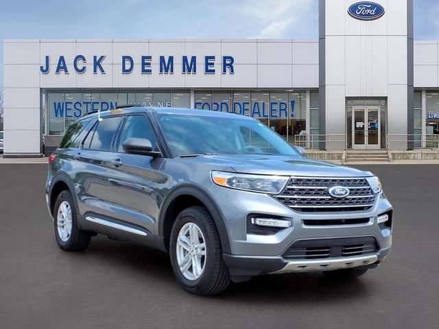 Certified 2024 Ford Explorer XLT w/ Equipment Group 202A AWD/4WD image 1