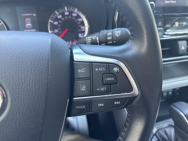 Used 2021 Toyota Highlander LE image 24