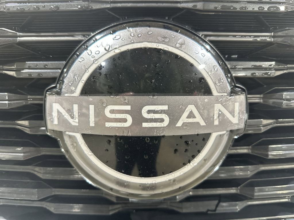 Used 2022 Nissan Rogue SV image 26