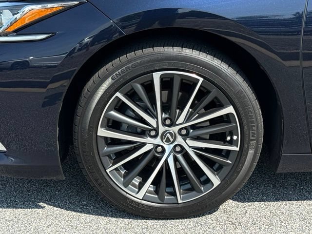 Used 2025 Lexus ES 300h w/ Premium Package FWD image 14