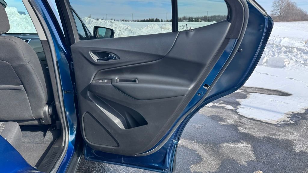 Used 2020 Chevrolet Equinox LT w/ Driver Convenience Package image 16