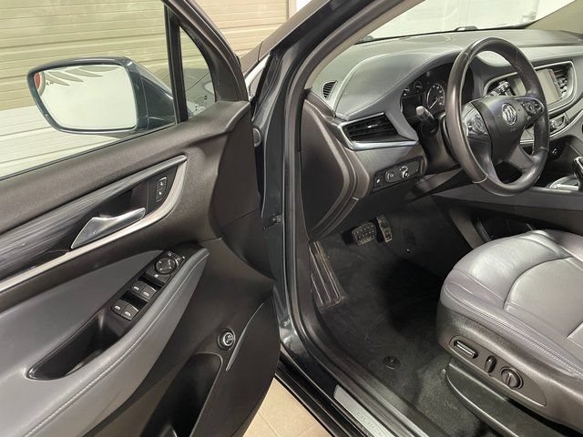 Used 2018 Buick Enclave Essence w/ Trailering Package AWD/4WD image 10