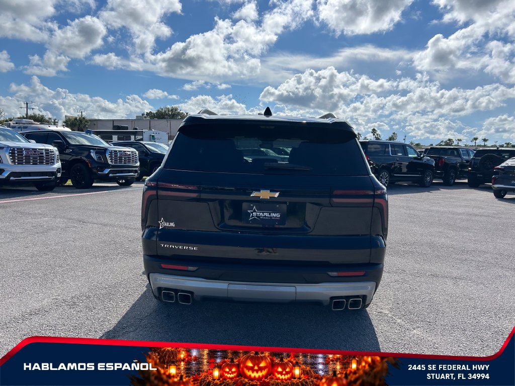 Used 2026 Chevrolet Traverse LT w/ Driver Confidence Package FWD image 6