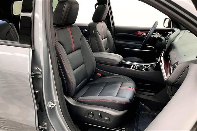 Used 2026 Chevrolet Traverse RS image 8