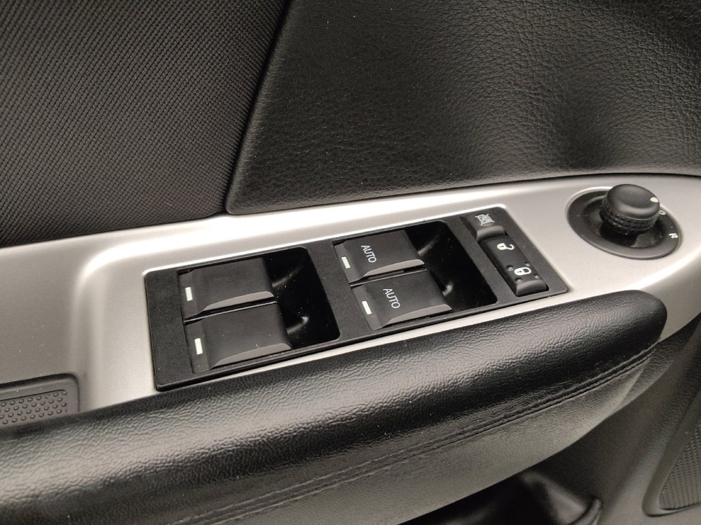 Used 2014 Chrysler 200 Touring image 27