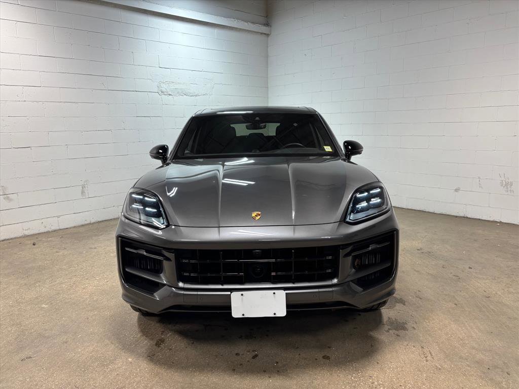 Used 2025 Porsche Cayenne S image 3