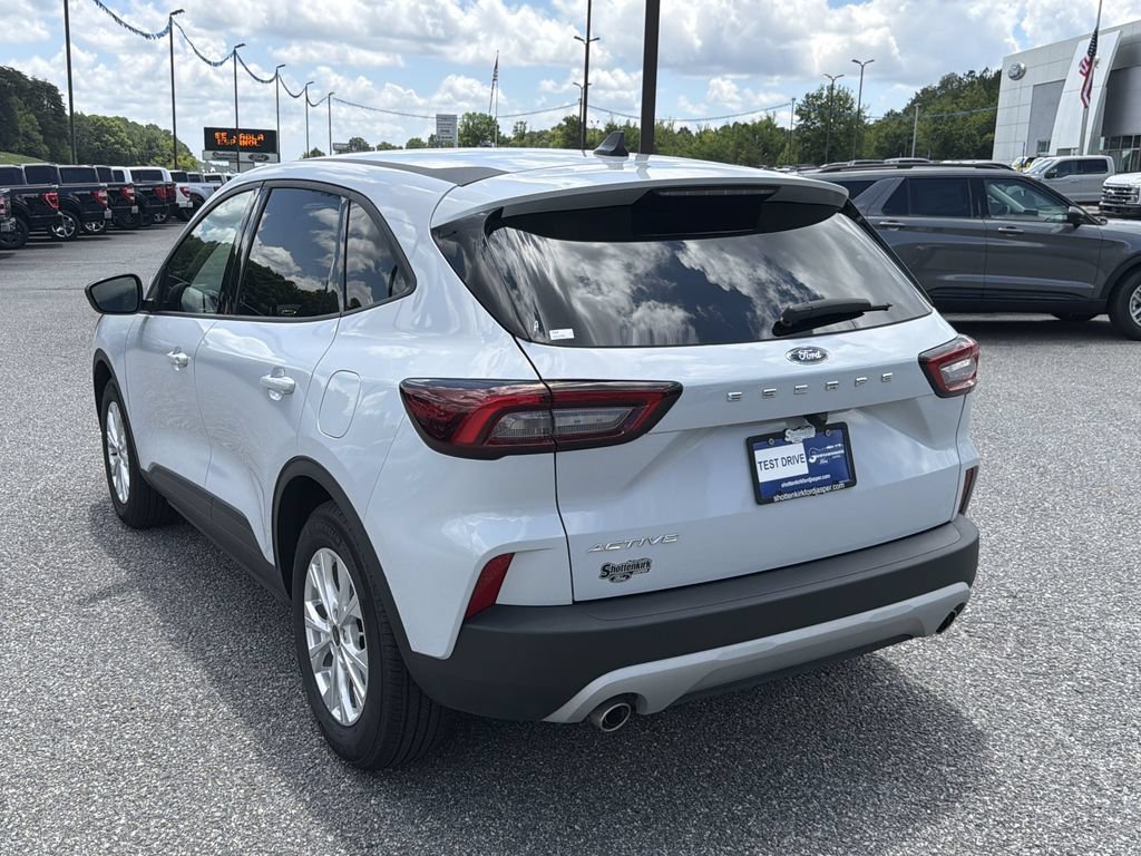 Used 2026 Ford Escape Active w/ Cold Weather Package FWD image 5