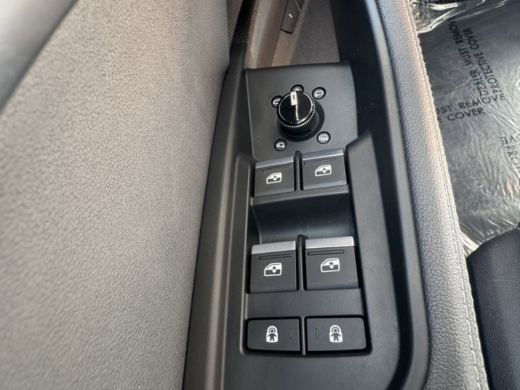 Used 2022 Audi e-tron Premium AWD/4WD image 33