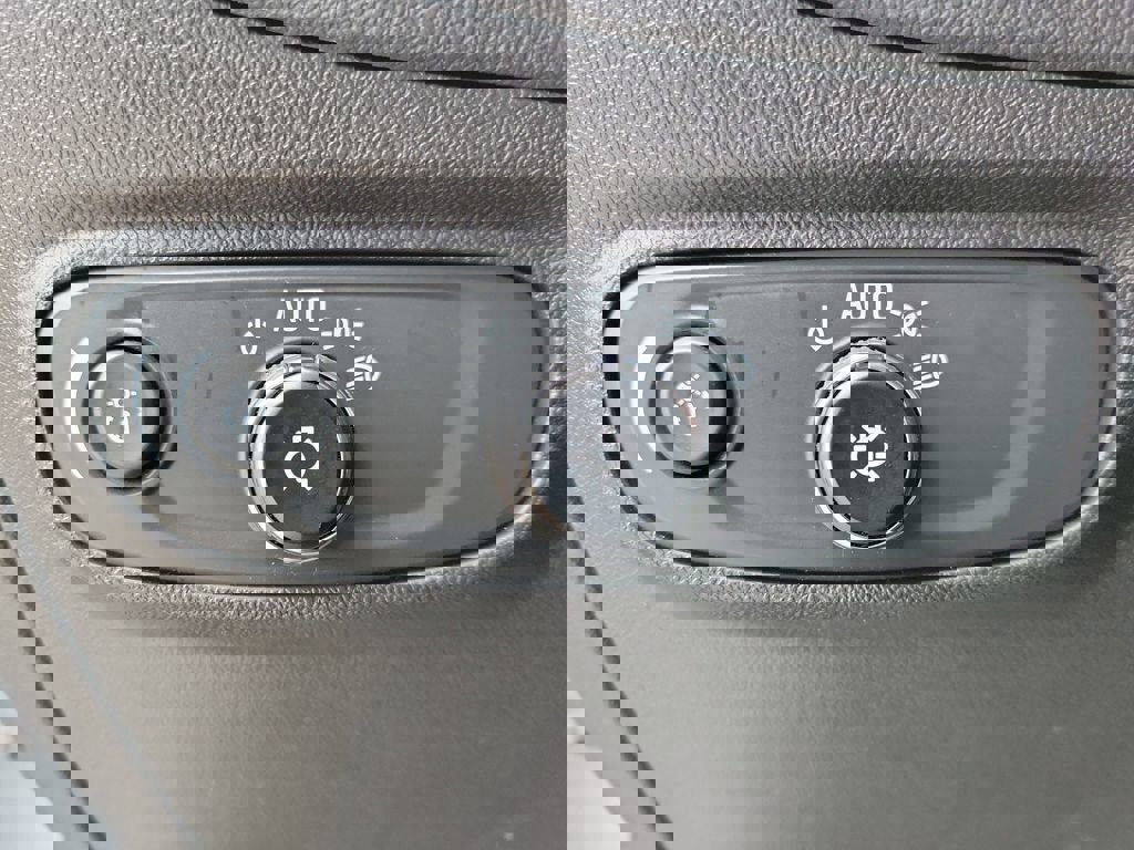 Certified 2024 Chevrolet Equinox RS image 22