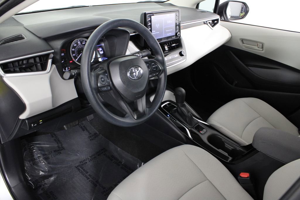 Used 2022 Toyota Corolla LE image 18