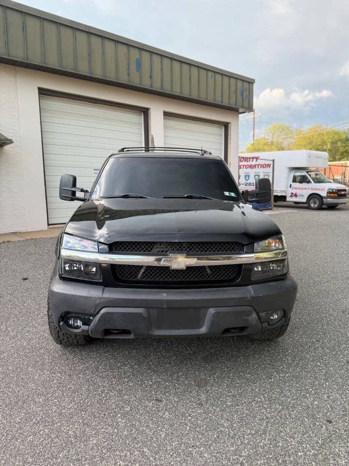 Used 2003 Chevrolet Avalanche 4x4 w/ The North Face Edition image 11