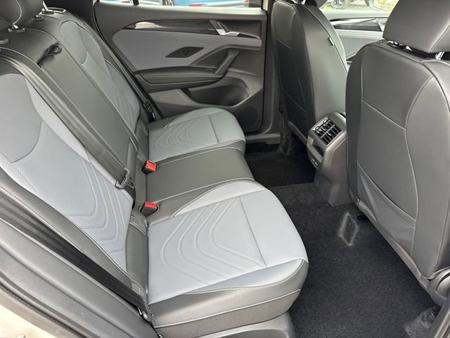 New 2026 Volkswagen Tiguan SE R-Line image 24