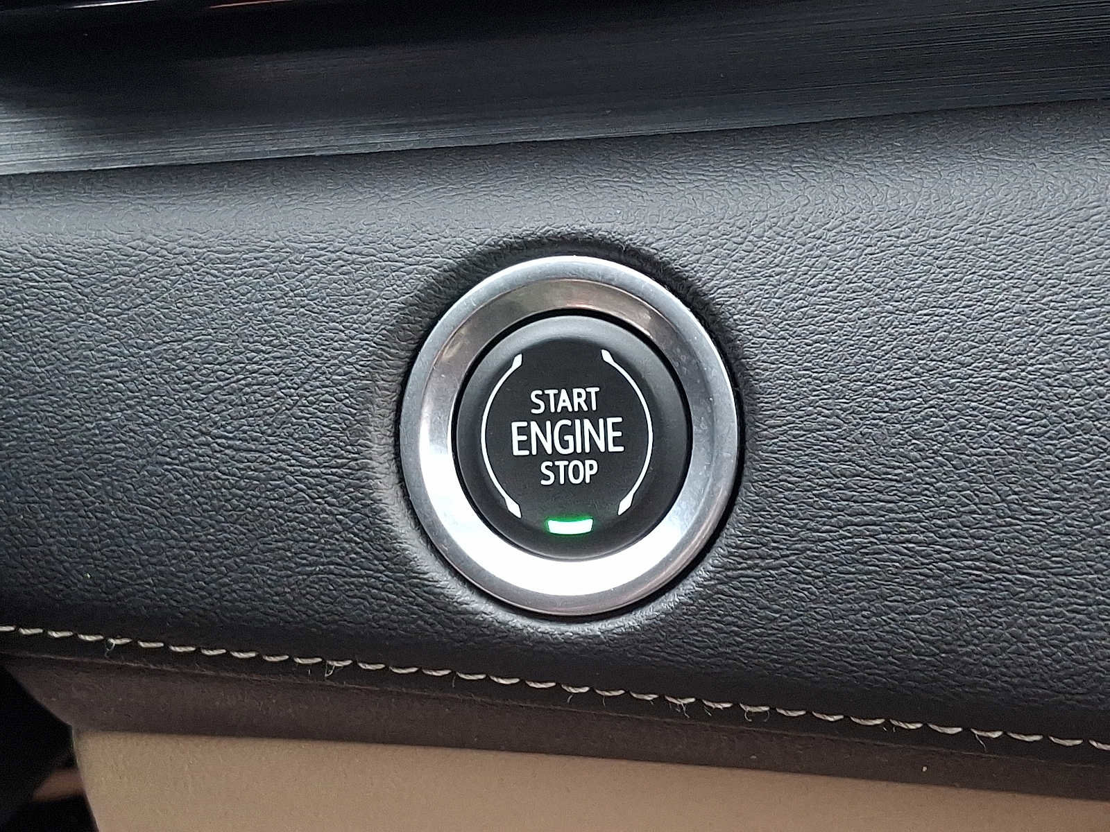 Used 2022 Cadillac Escalade ESV Premium Luxury image 26