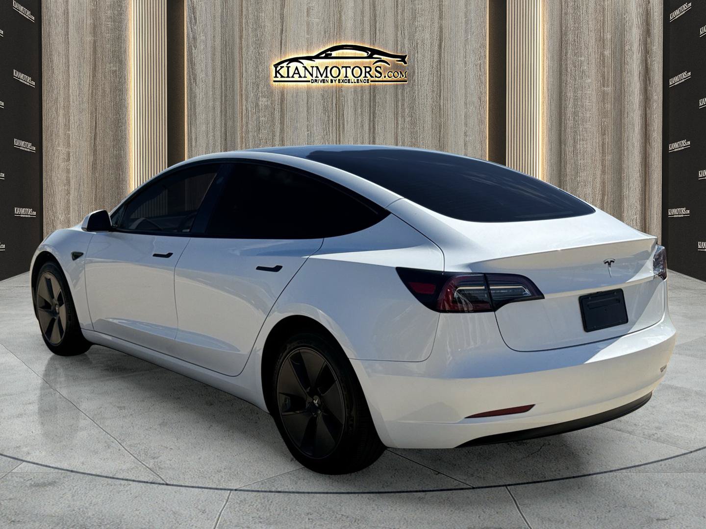 Used 2023 Tesla Model 3 Standard Range RWD image 9