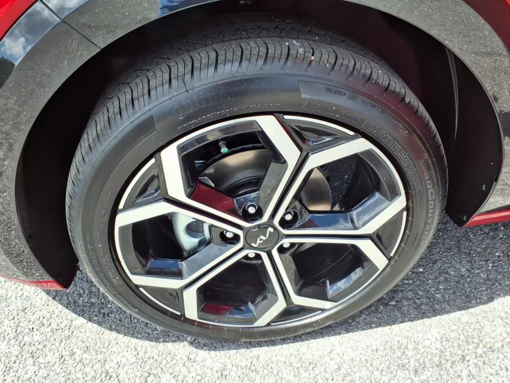 New 2025 Kia Niro EX Touring image 14