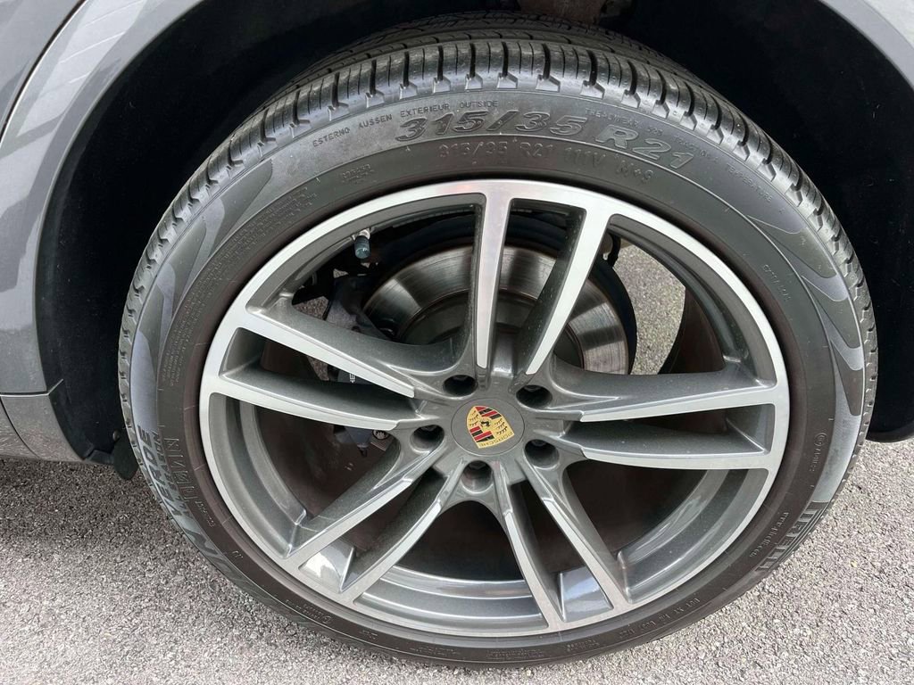 Used 2019 Porsche Cayenne image 11