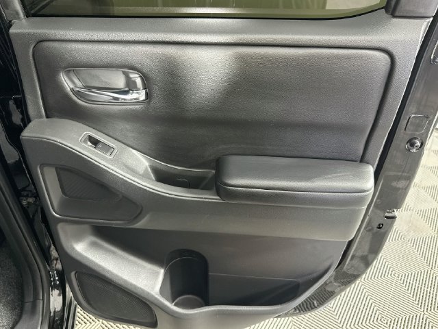 Used 2025 Nissan Frontier SV RWD image 25