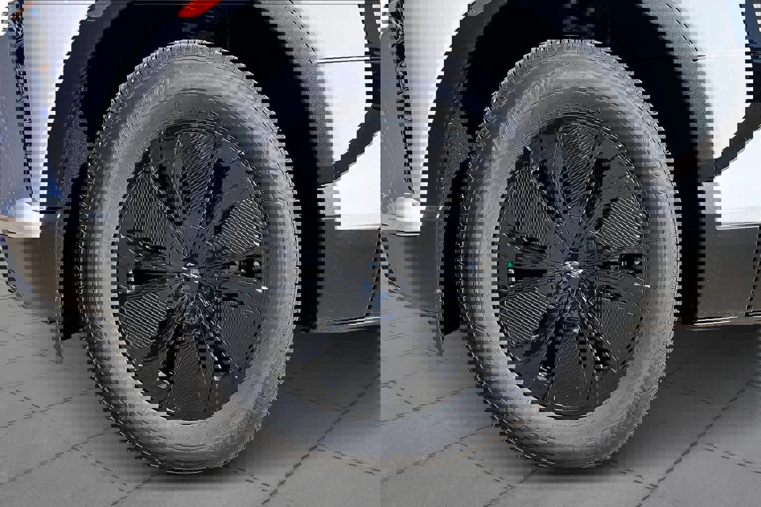 New 2025 Chevrolet Blazer EV LT image 12