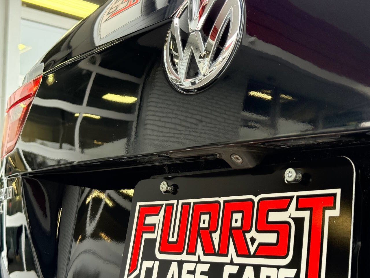 Used 2019 Volkswagen Tiguan SEL Premium R-Line image 9