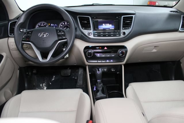 Used 2017 Hyundai Tucson SE w/ SE Popular Package 02 AWD/4WD image 2