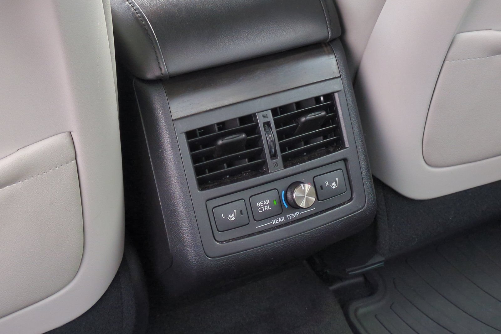 Used 2016 Toyota Avalon XLE Plus FWD image 41
