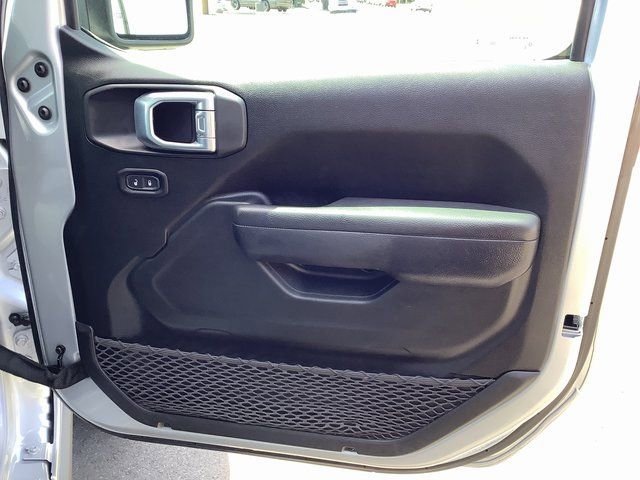 Used 2023 Jeep Gladiator Willys image 40