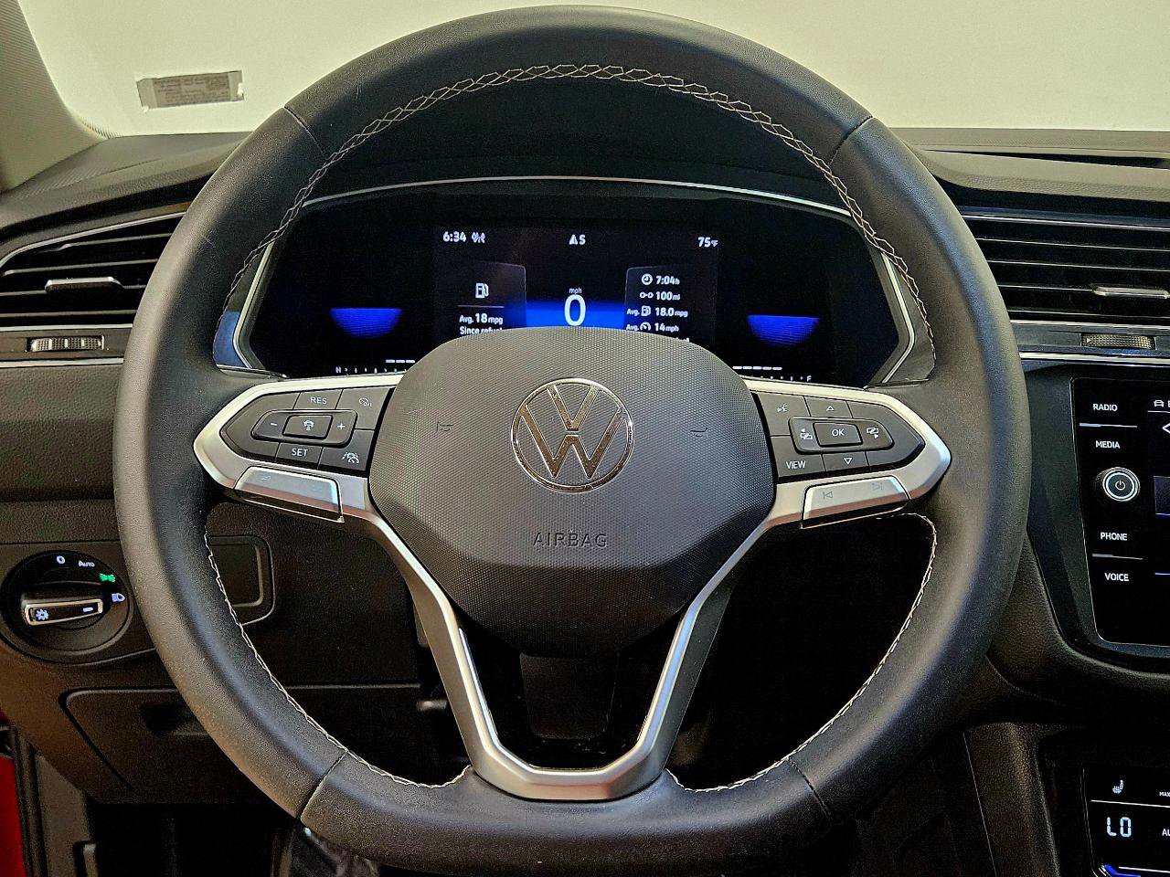 Used 2023 Volkswagen Tiguan SE image 12