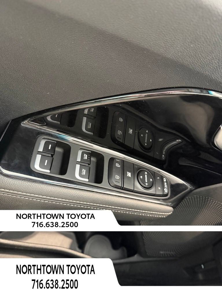 Used 2019 Kia Niro S Touring FWD image 29