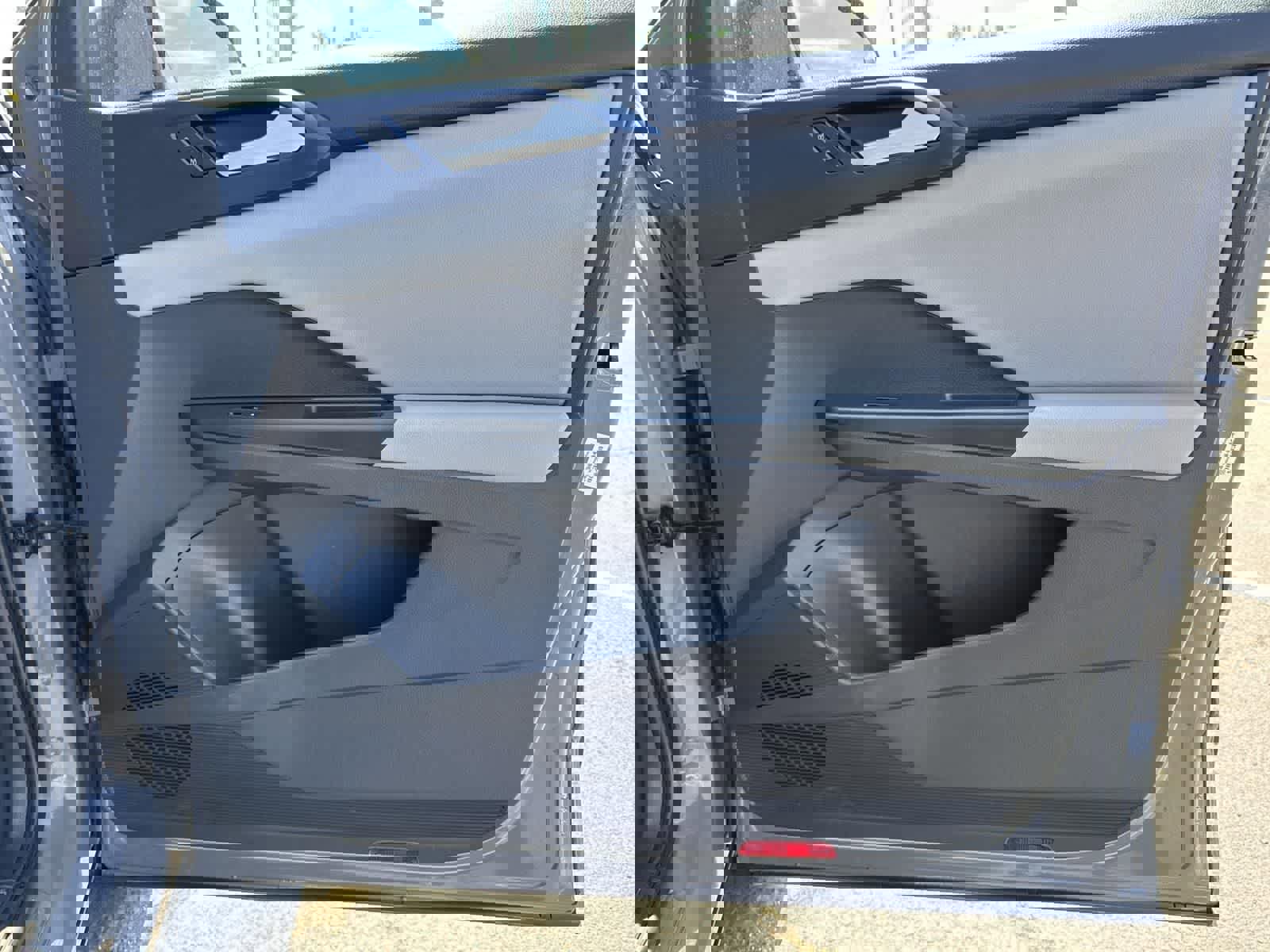 Used 2022 Volkswagen Taos SE image 34