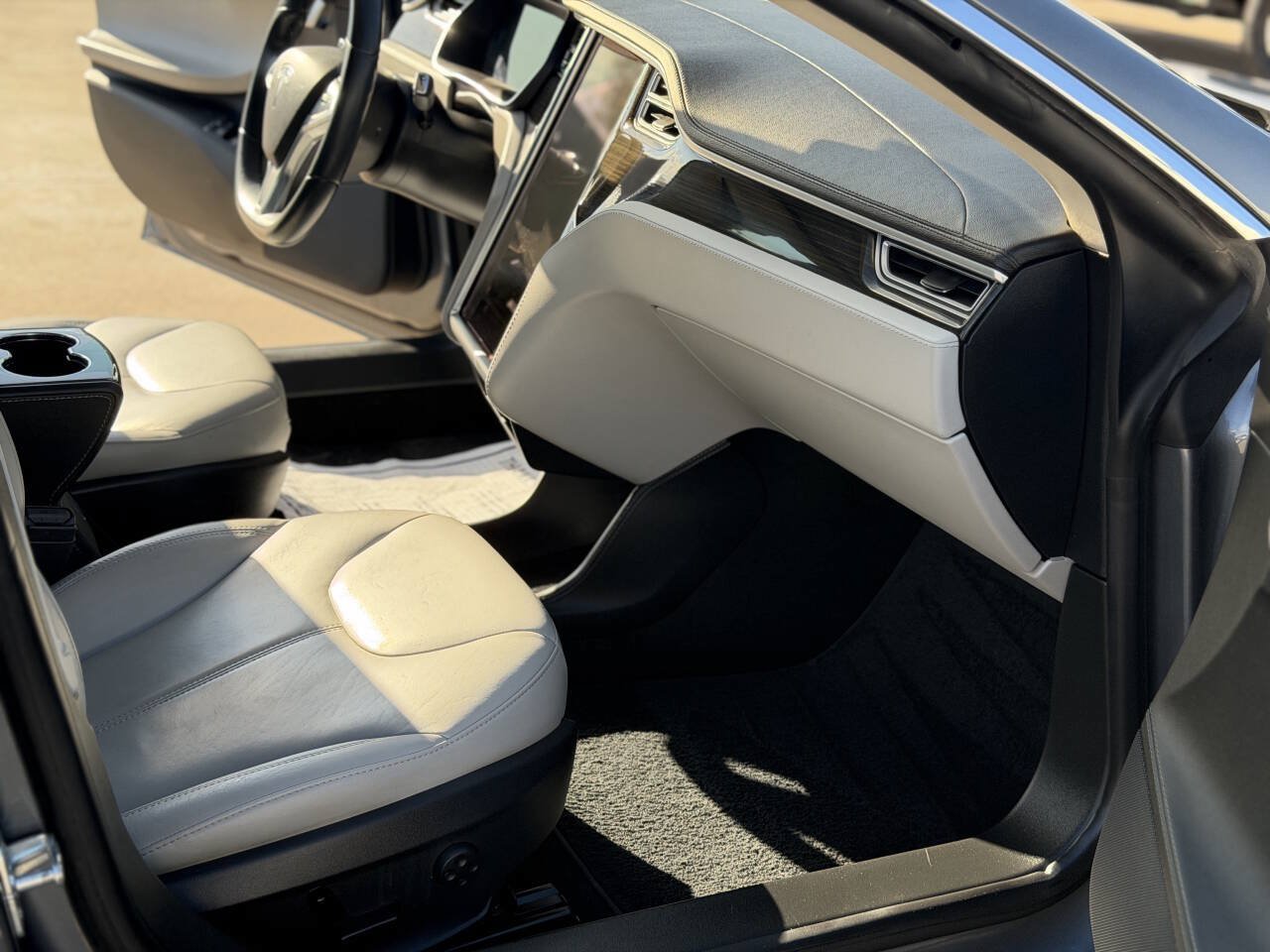 Used 2014 Tesla Model S 85 RWD image 10