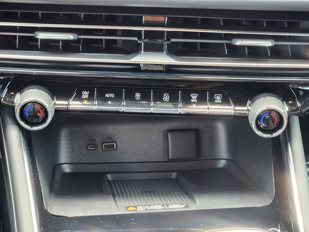 New 2027 Chevrolet Traverse RS AWD/4WD image 21
