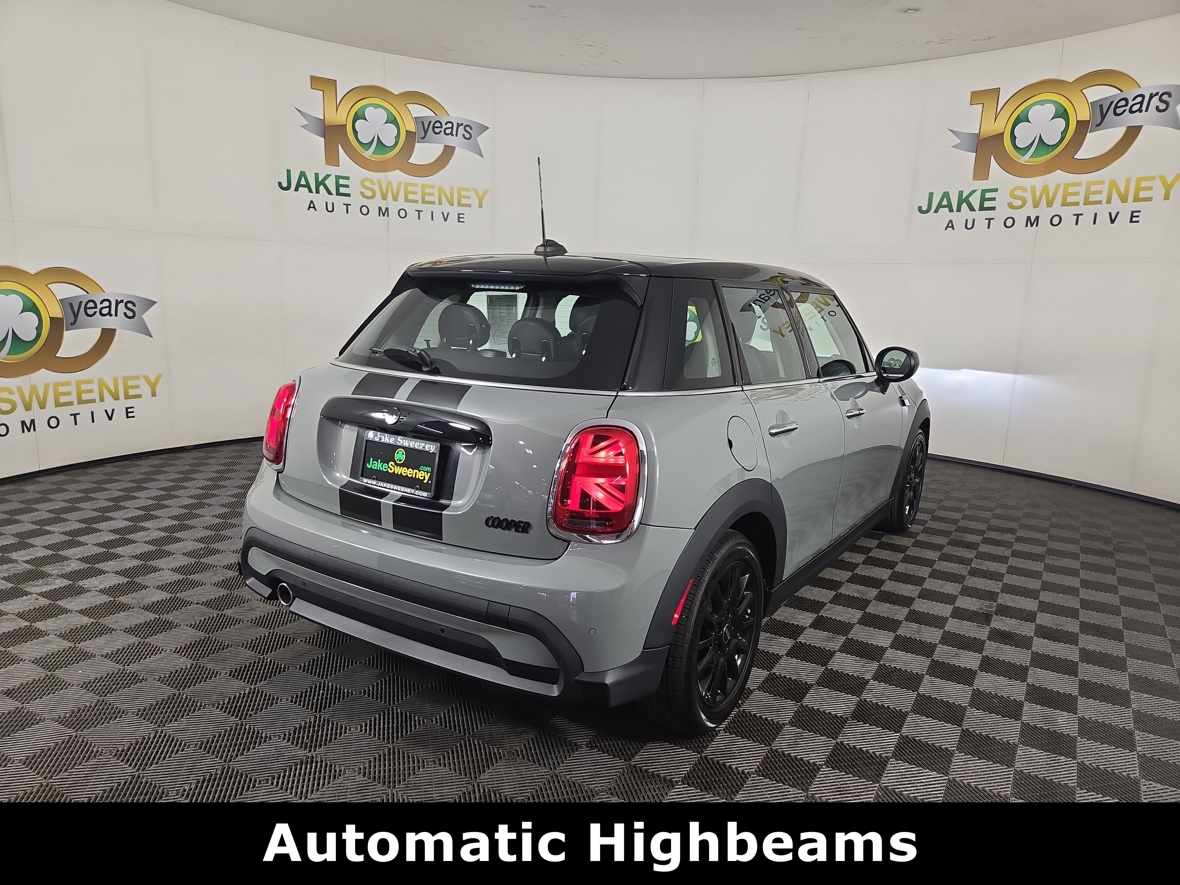Used 2023 MINI Cooper 4-Door Hardtop FWD image 9