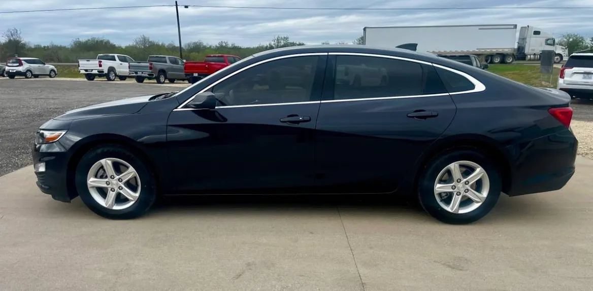 Used 2023 Chevrolet Malibu LS FWD image 7