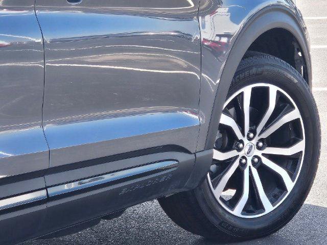 Certified 2025 Ford Explorer ST-Line AWD/4WD image 14