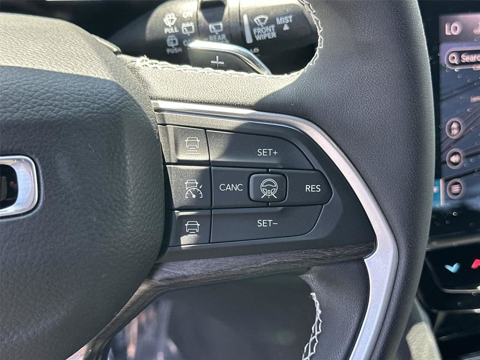 Used 2026 Jeep Grand Cherokee Altitude RWD image 35