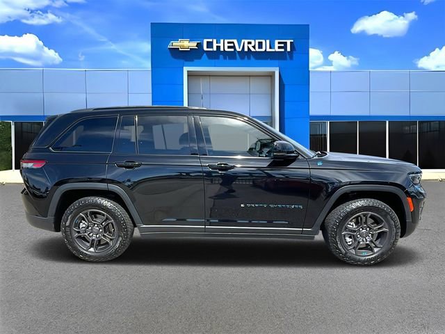 Used 2023 Jeep Grand Cherokee Trailhawk image 2