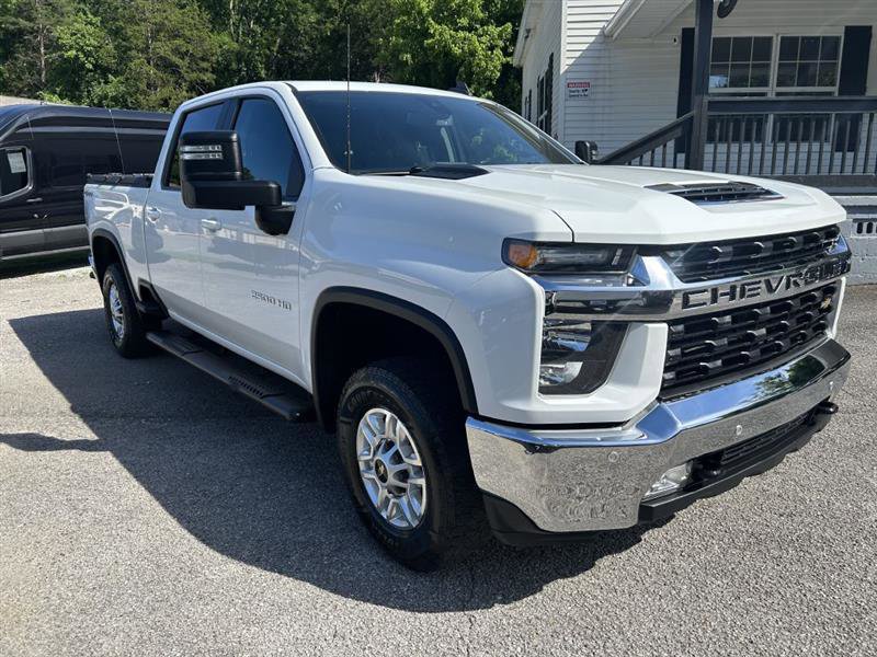 Used 2023 Chevrolet Silverado 2500 LT w/ Convenience Package AWD/4WD image 2