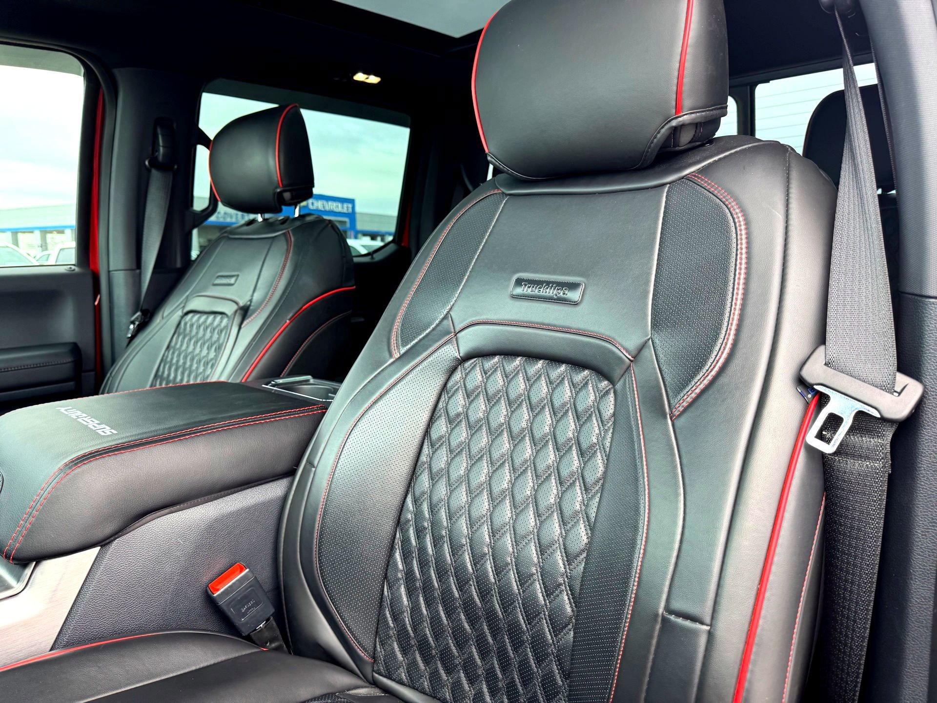 Used 2022 Ford F450 Platinum w/ FX4 Off-Road Package image 13