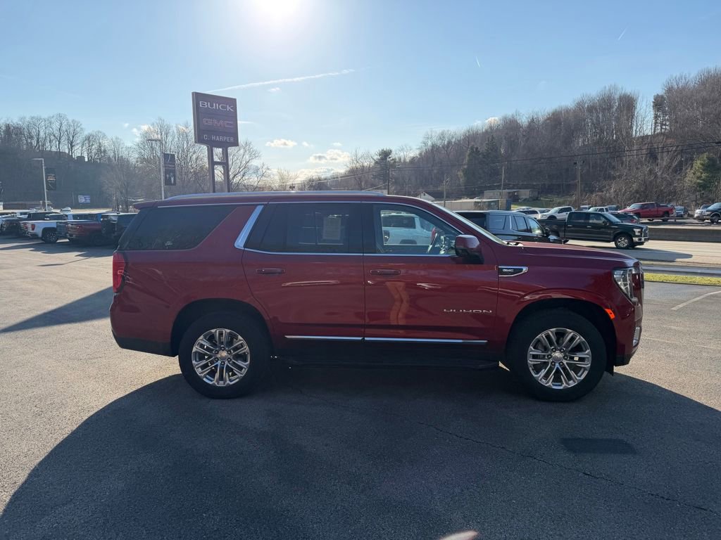 Used 2024 GMC Yukon SLT w/ SLT Luxury Package RWD image 2