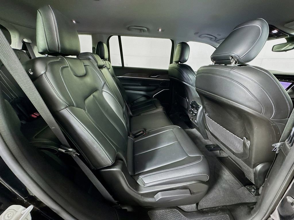 Used 2022 Jeep Grand Cherokee L Limited image 34