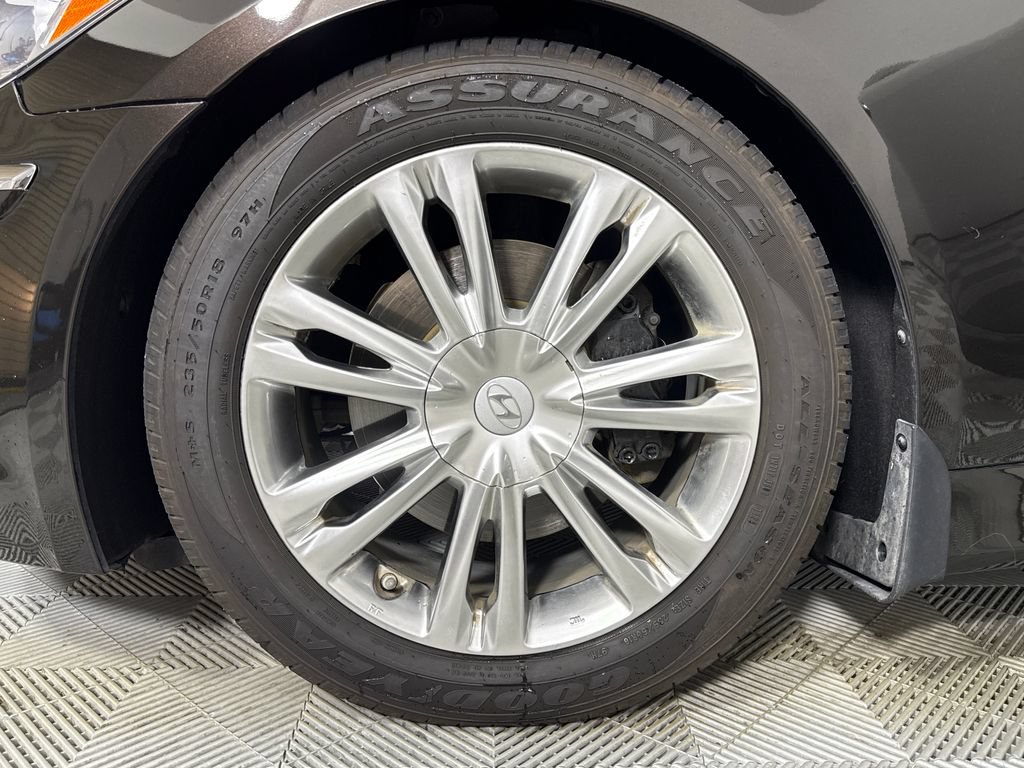 Used 2014 Hyundai Genesis 3.8 RWD image 19