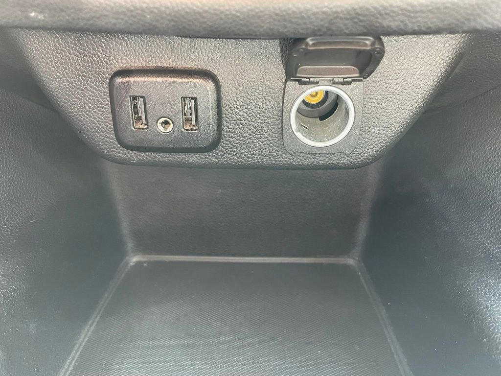 Used 2019 Chevrolet Traverse LT w/ LPO, Floor Liner Package AWD/4WD image 39