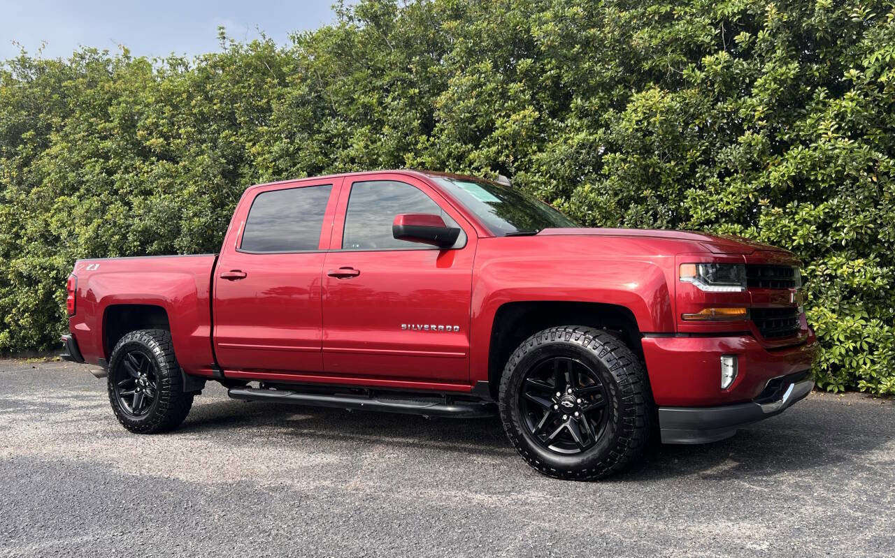Used 2018 Chevrolet Silverado 1500 LT w/ All Star Edition image 10