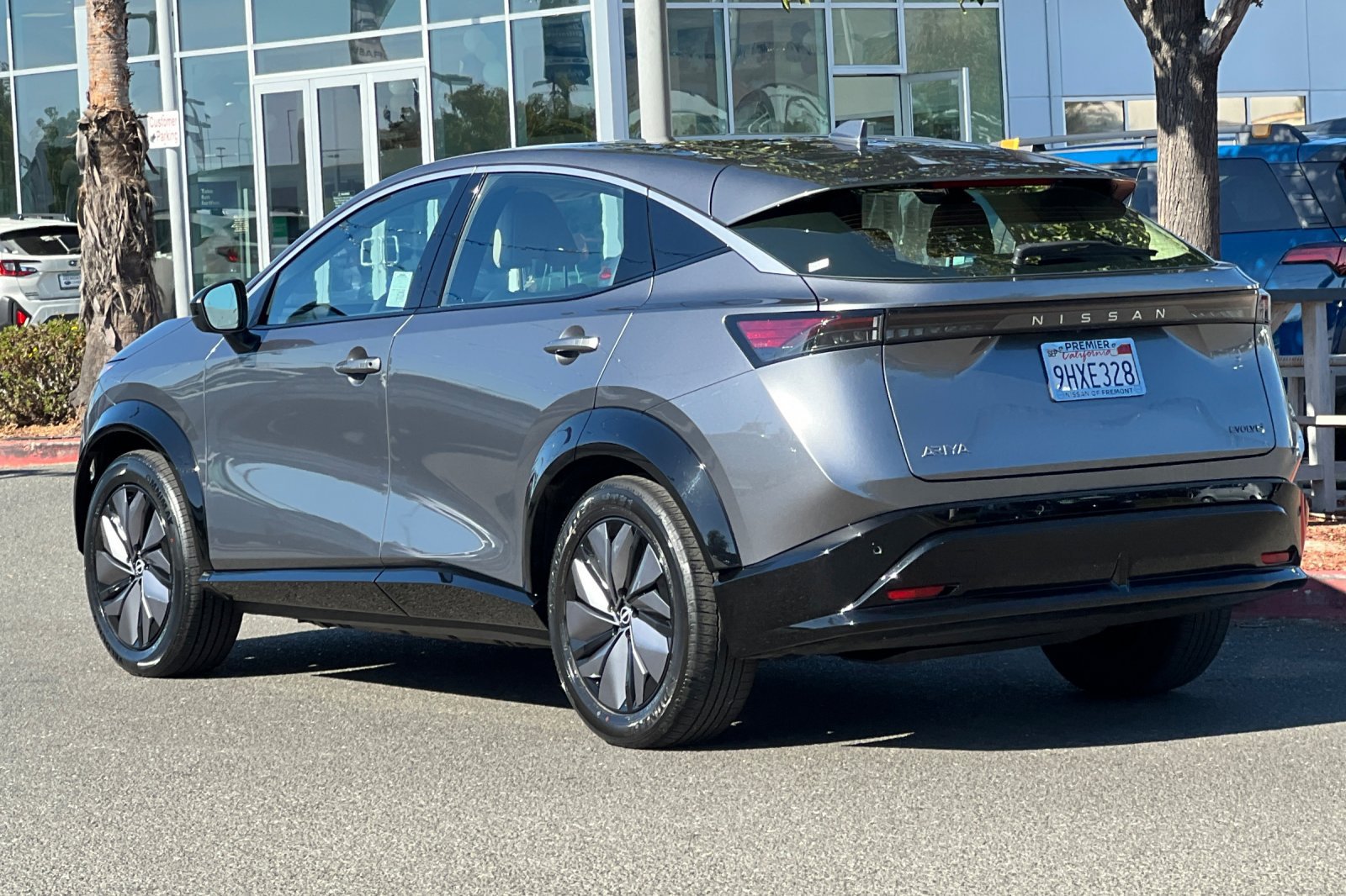 Certified 2023 Nissan Ariya FWD image 6