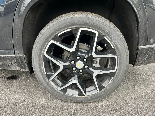 Used 2024 Chevrolet Traverse RS image 13