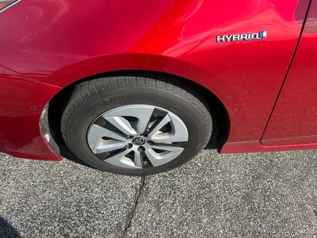 Used 2017 Toyota Prius Four w/ Advanced Technology Package FWD image 9